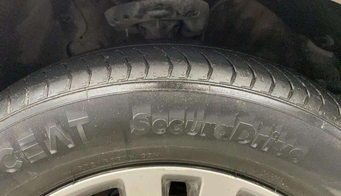2017 Hyundai New Elantra 2.0 SX(O) AT PETROL, Petrol, Automatic, 64,295 km, Left Front Tyre Tread