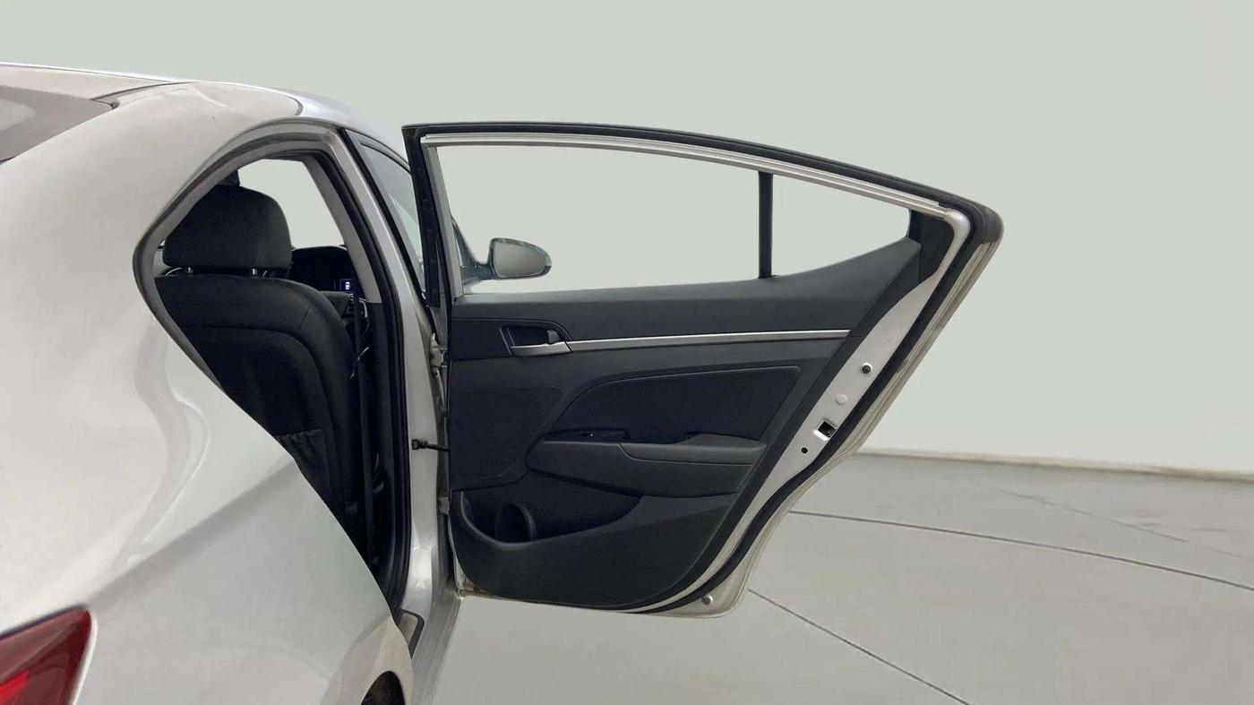 2017 Hyundai New Elantra 2.0 SX(O) AT PETROL, Petrol, Automatic, 64,409 km, RHS Rear Door