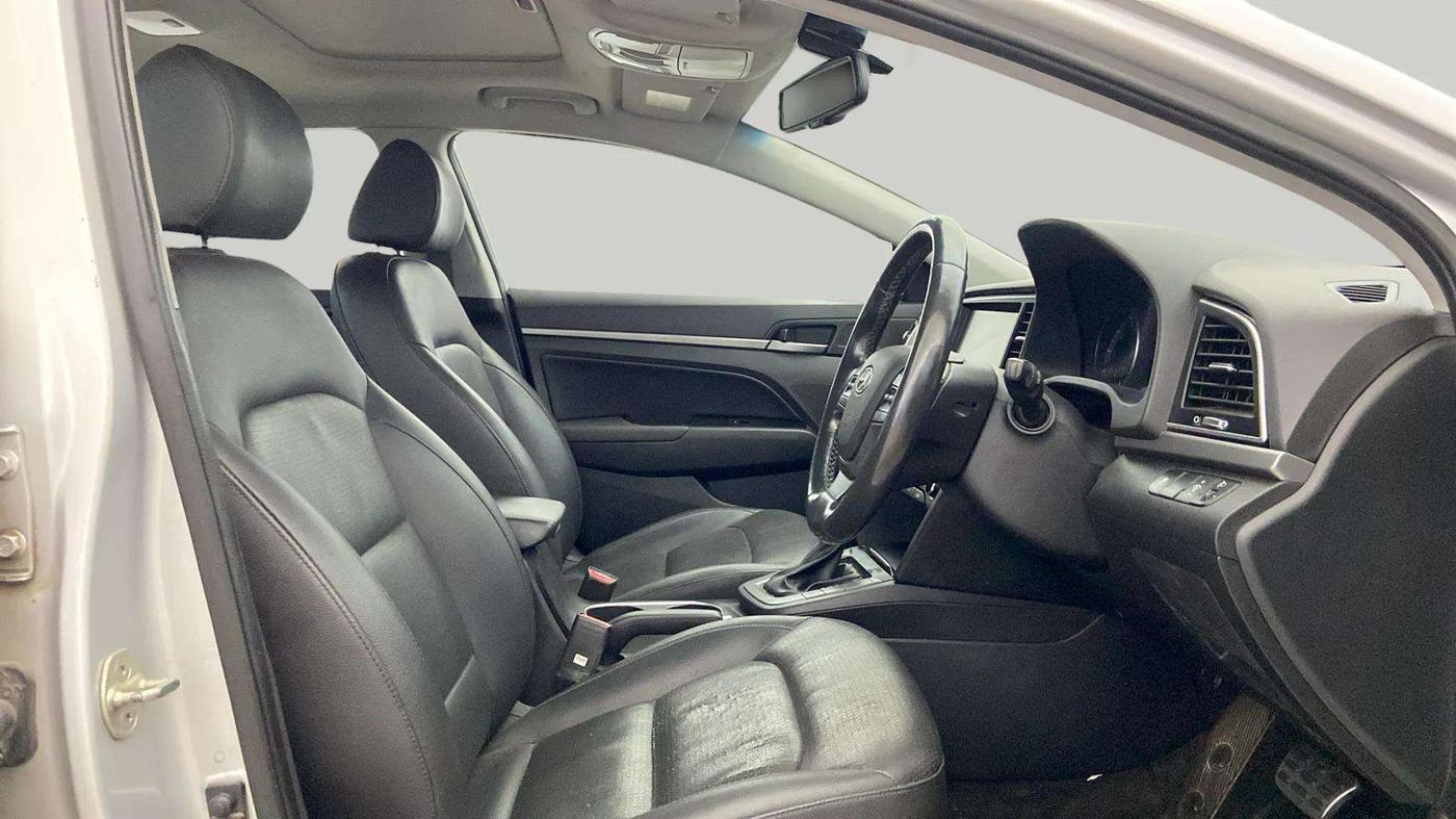 2017 Hyundai New Elantra 2.0 SX(O) AT PETROL, Petrol, Automatic, 64,409 km, Right Side Front Door Cabin