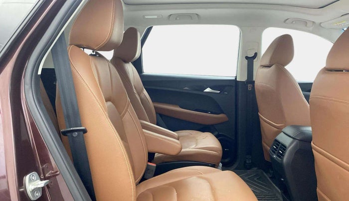 2021 MG HECTOR PLUS SHARP 1.5 PETROL TURBO CVT 6-STR, Petrol, Automatic, 24,002 km, Right Side Rear Door Cabin