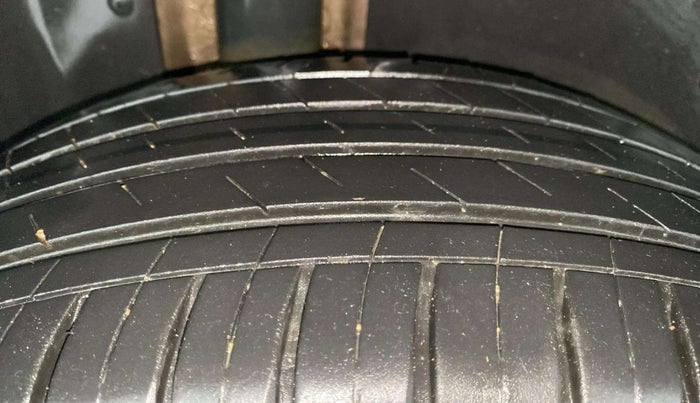 2021 MG HECTOR PLUS SHARP 1.5 PETROL TURBO CVT 6-STR, Petrol, Automatic, 24,002 km, Right Rear Tyre Tread