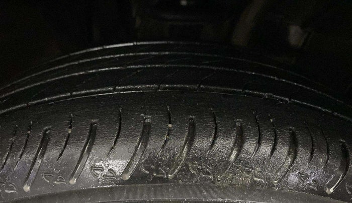 2023 Nissan MAGNITE XV MT, Petrol, Manual, 49,906 km, Right Front Tyre Tread
