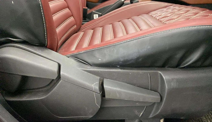 2022 Nissan MAGNITE XV MT, Petrol, Manual, 35,336 km, Driver Side Adjustment Panel