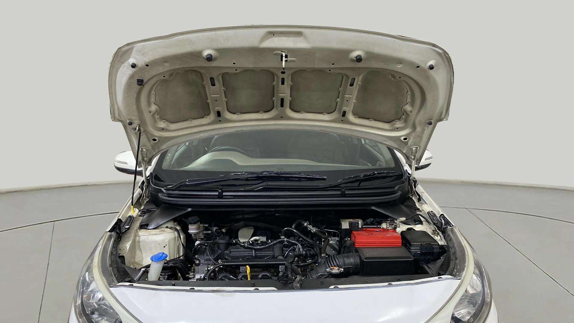 Engine-Full-View-With-Bonnet-Open-13