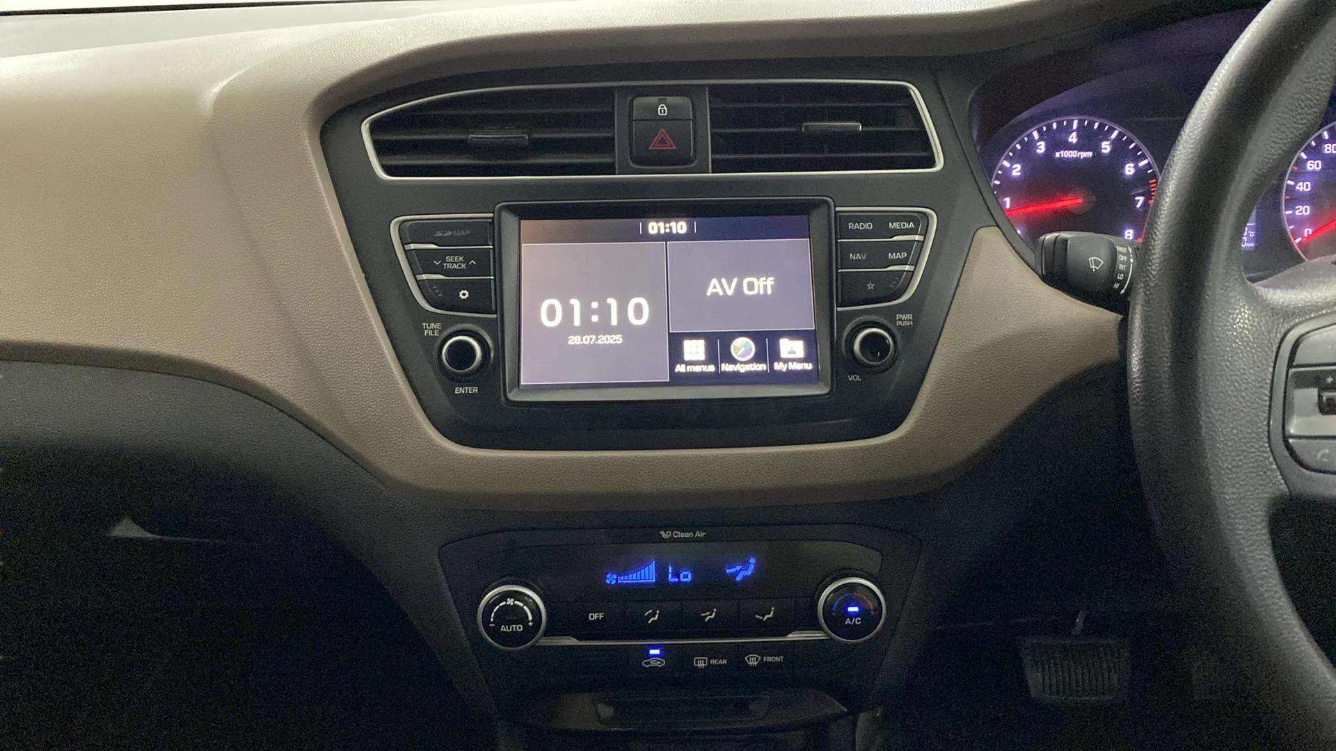 Center-console---infotainment-28