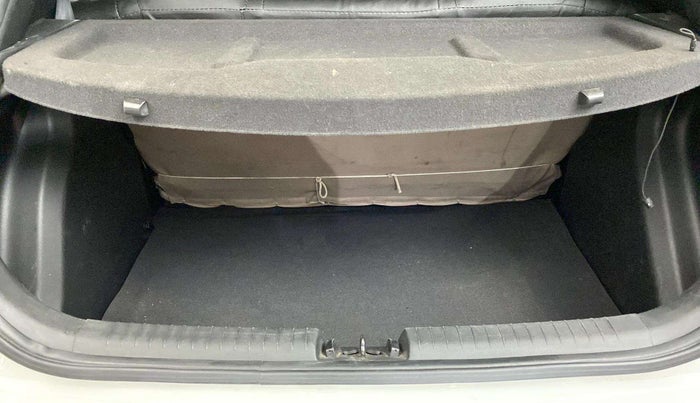 2018 Hyundai Elite i20 ASTA 1.2  CVT, Petrol, Automatic, 43,761 km, Boot Inside