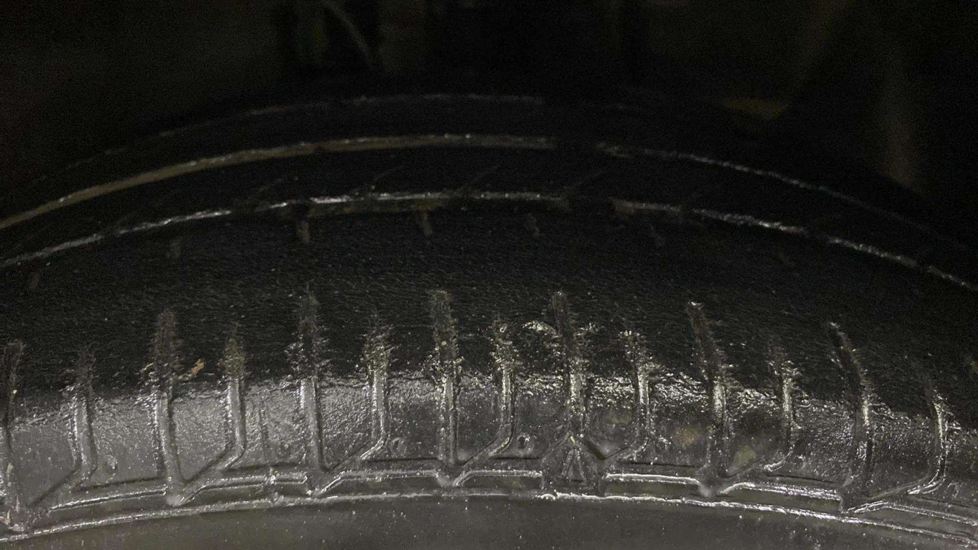 RHS-Front-Tyre-Tread-18