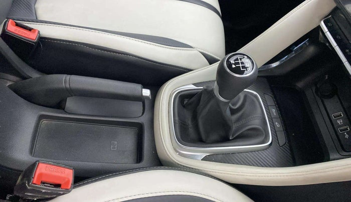 2024 MG ASTOR Shine 1.5 MT (Ivory), Petrol, Manual, 11,908 km, Gear Lever