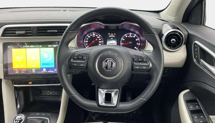 2024 MG ASTOR Shine 1.5 MT (Ivory), Petrol, Manual, 11,908 km, Steering Wheel Close Up