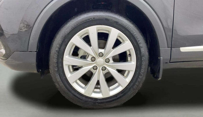 2024 MG ASTOR Shine 1.5 MT (Ivory), Petrol, Manual, 11,908 km, Left Front Wheel