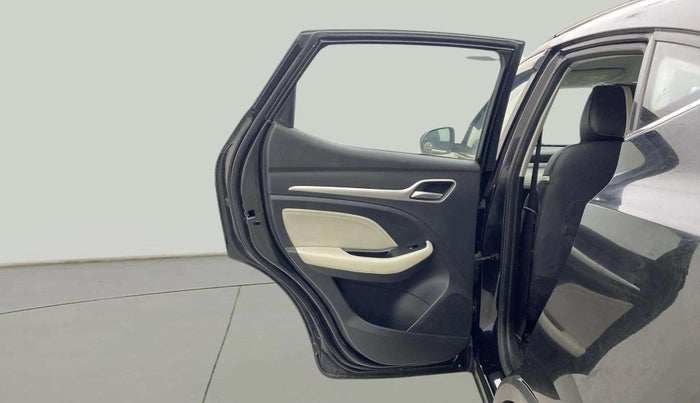 2024 MG ASTOR Shine 1.5 MT (Ivory), Petrol, Manual, 11,908 km, LHS Rear Door