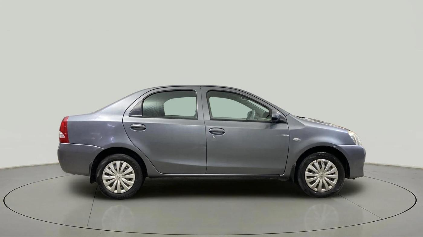 2015 Toyota Etios G, Petrol, Manual, 65,243 km, Right Side View