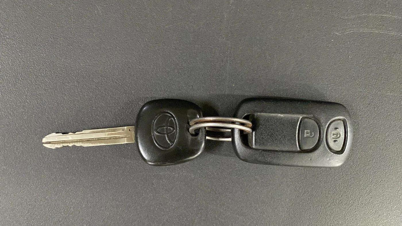 2015 Toyota Etios G, Petrol, Manual, 65,243 km, Key Close Up