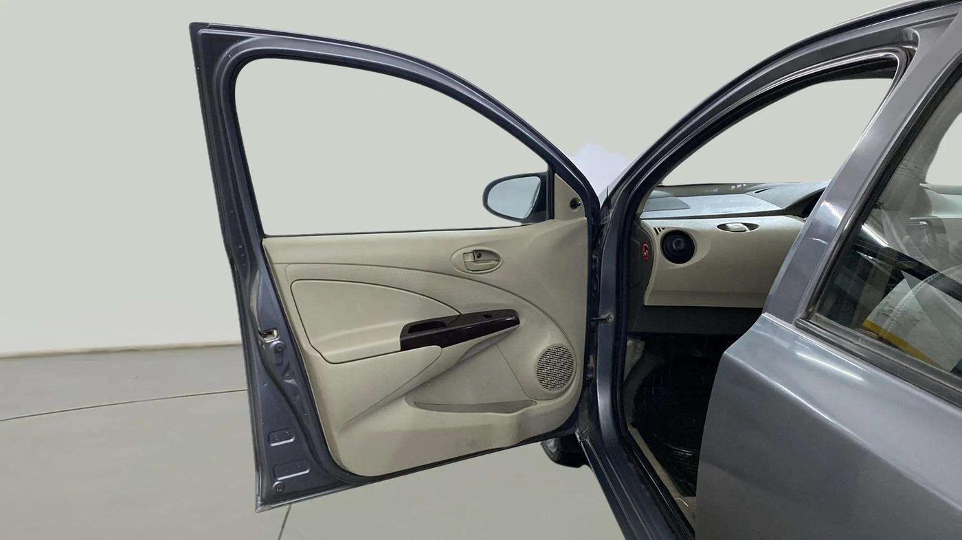 2015 Toyota Etios G, Petrol, Manual, 65,243 km, LHS Front Door