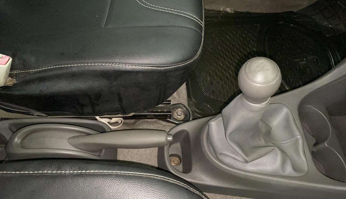 2015 Toyota Etios G, Petrol, Manual, 64,900 km, Gear Lever