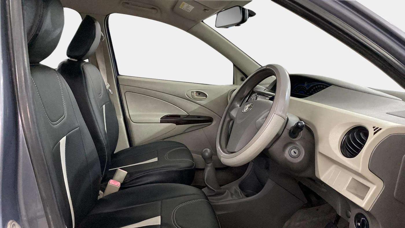 2015 Toyota Etios G, Petrol, Manual, 65,243 km, Right Side Front Door Cabin