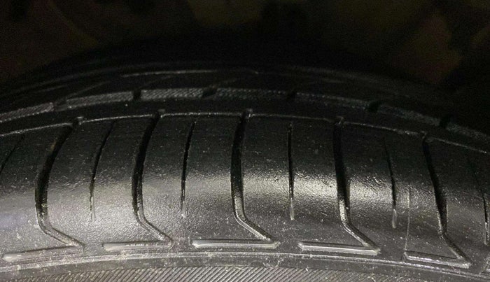 2018 Hyundai Creta SX AT 1.6 PETROL, Petrol, Automatic, 74,497 km, Right Front Tyre Tread
