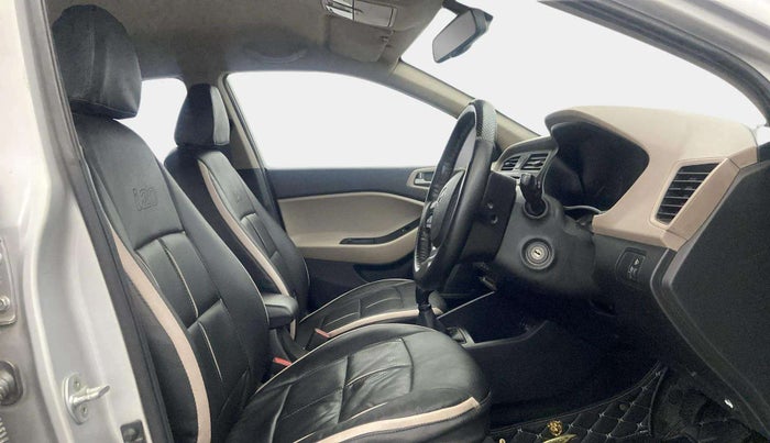 2015 Hyundai Elite i20 SPORTZ 1.2, Petrol, Manual, 61,398 km, Right Side Front Door Cabin