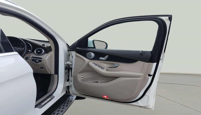 2019 Mercedes Benz GLC CLASS 220d 4MATIC , Diesel, Automatic, 54,019 km, RHS Front Door