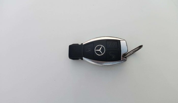 2019 Mercedes Benz GLC CLASS 220d 4MATIC , Diesel, Automatic, 54,019 km, Key Close Up