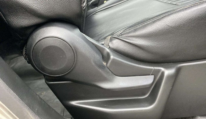 2019 Maruti New Wagon-R ZXI 1.2, Petrol, Manual, 37,164 km, Driver Side Adjustment Panel