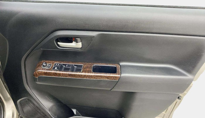 2019 Maruti New Wagon-R ZXI 1.2, Petrol, Manual, 37,164 km, Driver Side Door Panels Control