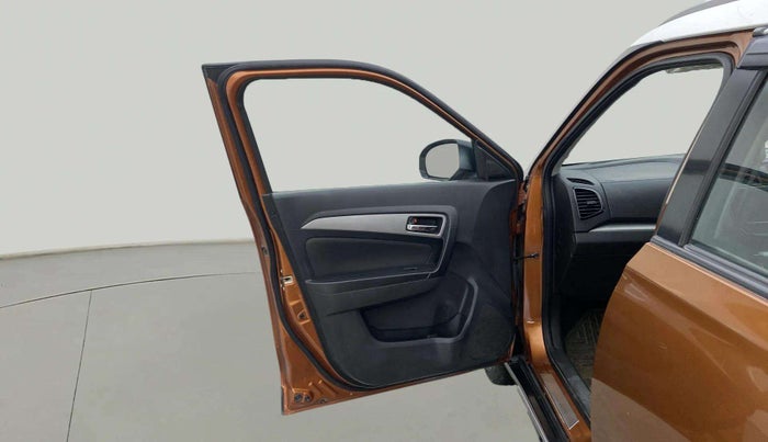 2018 Maruti Vitara Brezza ZDI PLUS AT DUAL TONE, Diesel, Automatic, 1,29,069 km, LHS Front Door