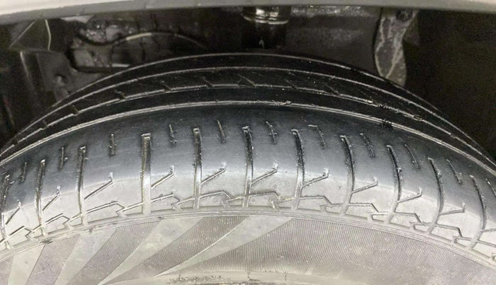 2018 Maruti Vitara Brezza ZDI PLUS AT DUAL TONE, Diesel, Automatic, 1,29,069 km, Left Front Tyre Tread