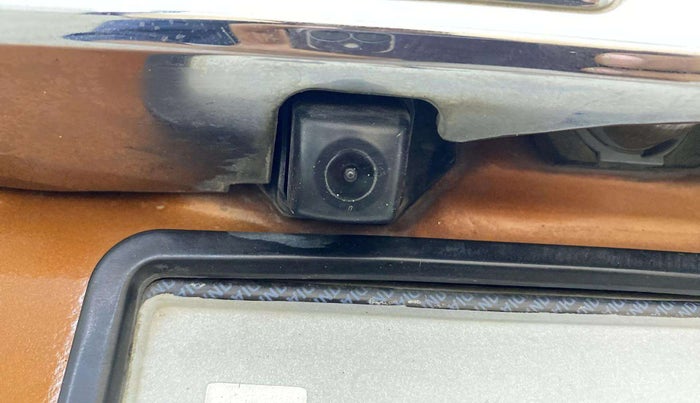 2018 Maruti Vitara Brezza ZDI PLUS AT DUAL TONE, Diesel, Automatic, 1,29,069 km, Parking Camera