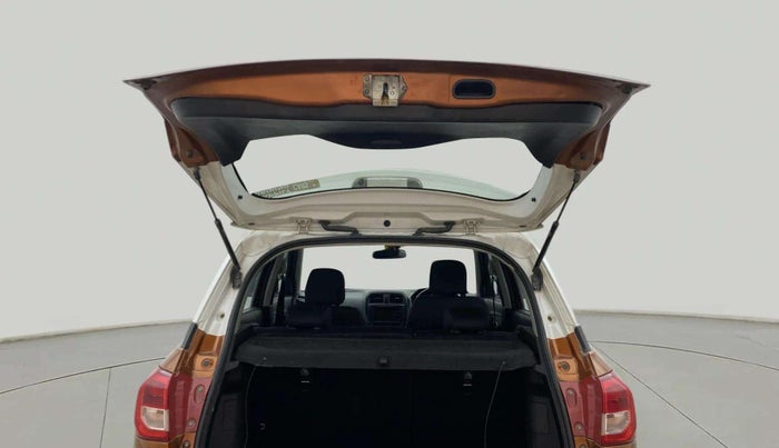 2018 Maruti Vitara Brezza ZDI PLUS AT DUAL TONE, Diesel, Automatic, 1,29,069 km, Boot Door Open