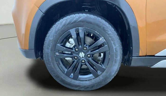 2018 Maruti Vitara Brezza ZDI PLUS AT DUAL TONE, Diesel, Automatic, 1,29,069 km, Left Front Wheel