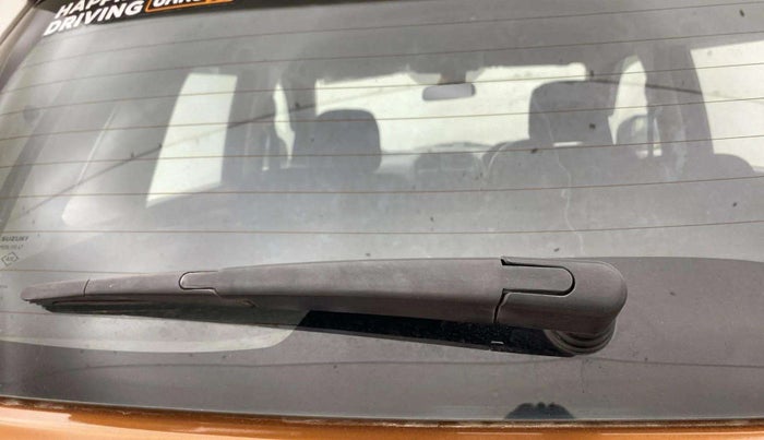 2018 Maruti Vitara Brezza ZDI PLUS AT DUAL TONE, Diesel, Automatic, 1,29,069 km, Rear Wiper