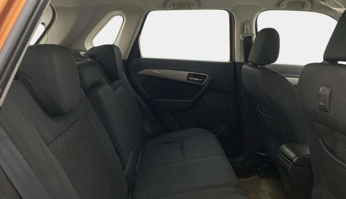 2018 Maruti Vitara Brezza ZDI PLUS AT DUAL TONE, Diesel, Automatic, 1,29,069 km, Right Side Rear Door Cabin