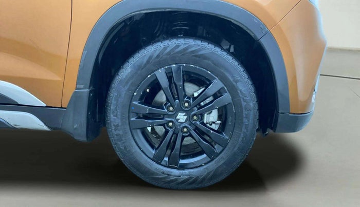 2018 Maruti Vitara Brezza ZDI PLUS AT DUAL TONE, Diesel, Automatic, 1,29,069 km, Right Front Wheel