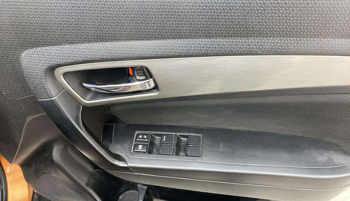 2018 Maruti Vitara Brezza ZDI PLUS AT DUAL TONE, Diesel, Automatic, 1,29,069 km, Driver Side Door Panels Control