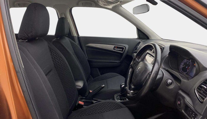 2018 Maruti Vitara Brezza ZDI PLUS AT DUAL TONE, Diesel, Automatic, 1,29,069 km, Right Side Front Door Cabin