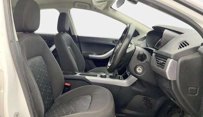 2025 Tata NEXON CREATIVE + SUNROOF 1.5 DIESEL, Diesel, Manual, 58,462 km, Right Side Front Door Cabin