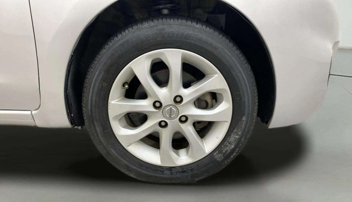 2014 Nissan Micra XV CVT, Petrol, Automatic, 63,943 km, Right Front Wheel