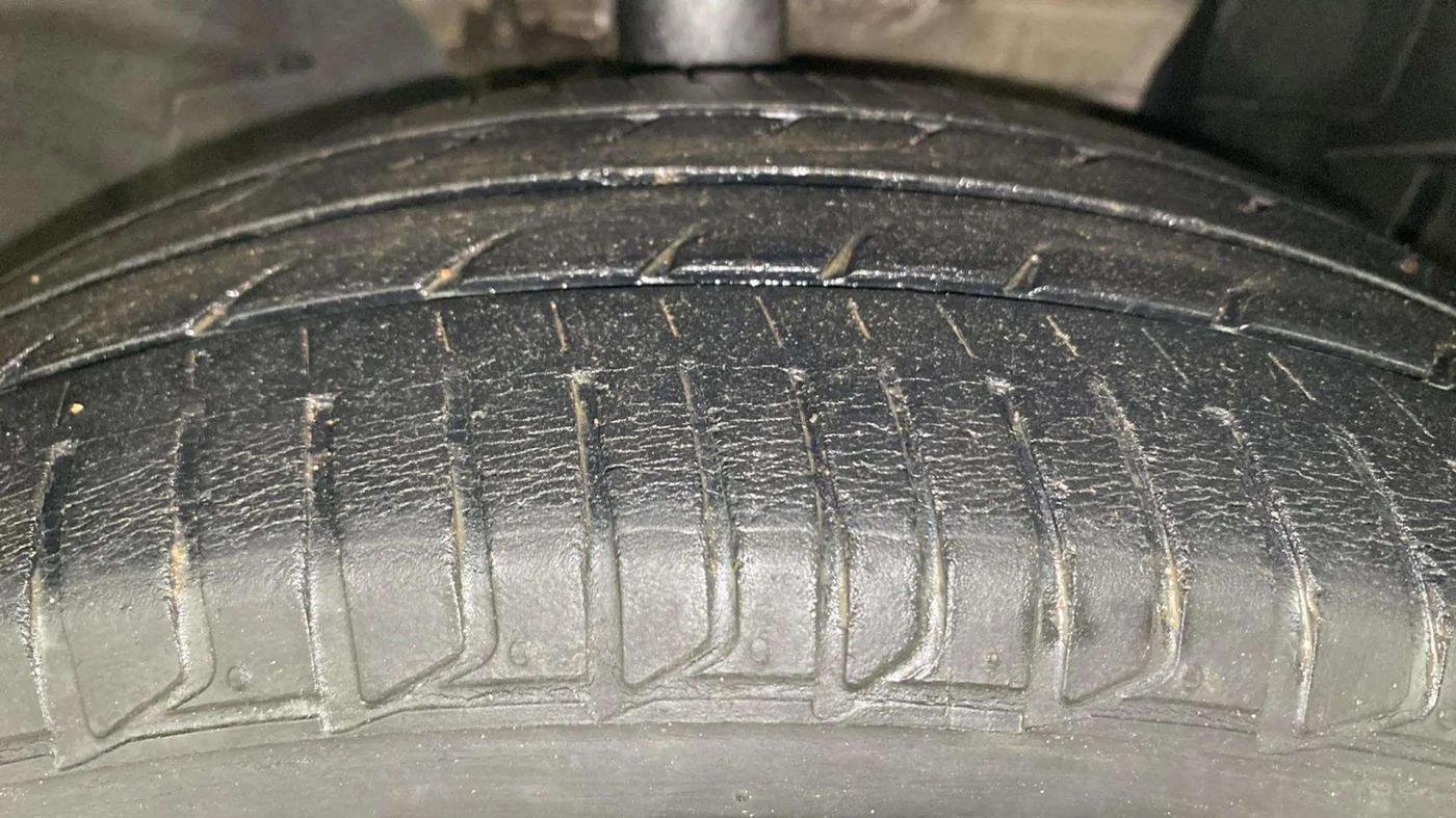 2014 Nissan Micra XV CVT, Petrol, Automatic, 63,943 km, Right Front Tyre Tread