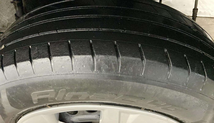 2022 Hyundai VENUE S Plus 1.2 Petrol MT, Petrol, Manual, 39,767 km, Right Rear Tyre Tread