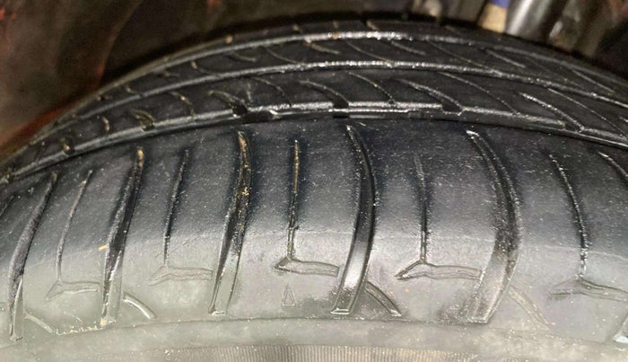 2021 Maruti Baleno ALPHA PETROL 1.2, Petrol, Manual, 87,207 km, Right Front Tyre Tread
