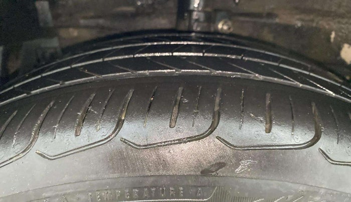 2016 Maruti Ciaz ZXI+ AT, Petrol, Automatic, 82,317 km, Left Front Tyre Tread