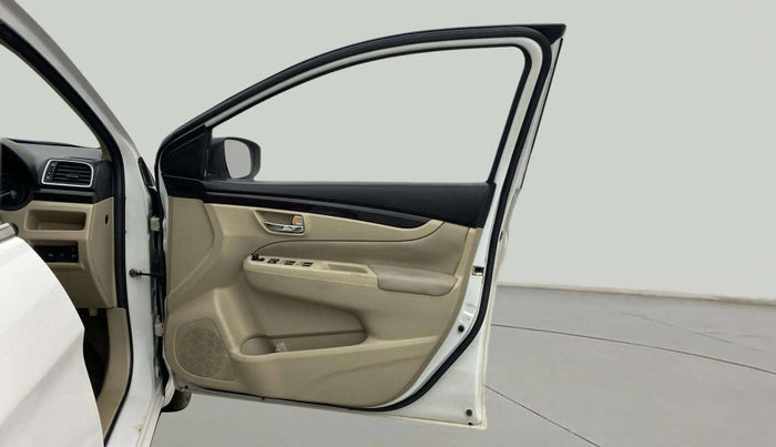2016 Maruti Ciaz ZXI+ AT, Petrol, Automatic, 82,317 km, RHS Front Door