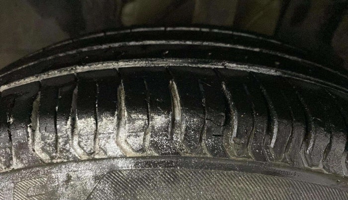 2021 Tata ALTROZ XE PETROL, Petrol, Manual, 30,849 km, Left Front Tyre Tread