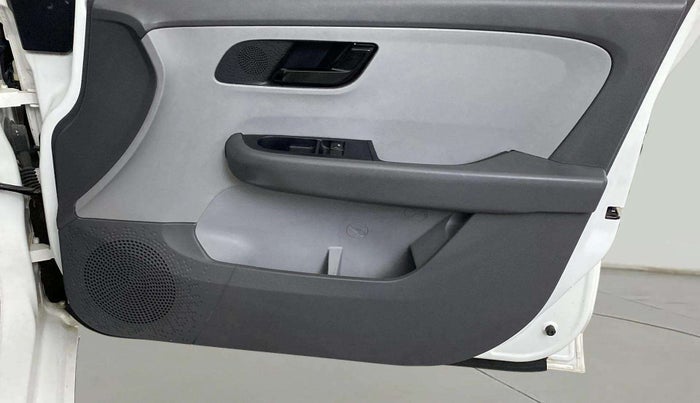 2021 Tata ALTROZ XE PETROL, Petrol, Manual, 30,849 km, Driver Side Door Panels Control