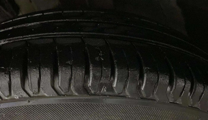 2021 Tata ALTROZ XE PETROL, Petrol, Manual, 30,849 km, Right Front Tyre Tread