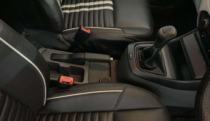 2021 Tata ALTROZ XE PETROL, Petrol, Manual, 30,849 km, Gear Lever