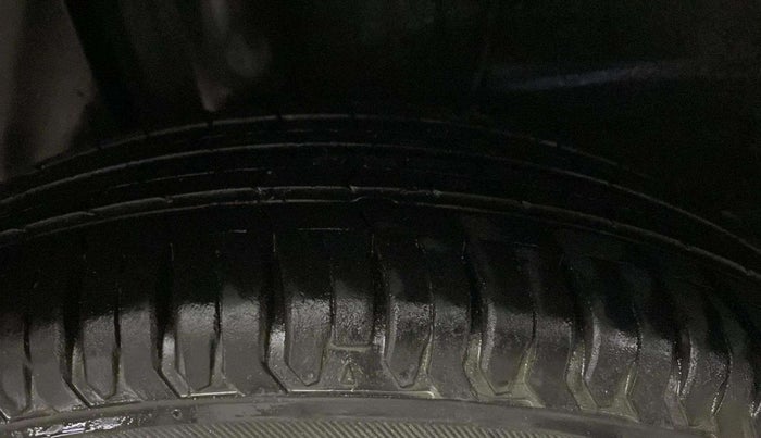 2021 Tata ALTROZ XE PETROL, Petrol, Manual, 30,849 km, Right Rear Tyre Tread