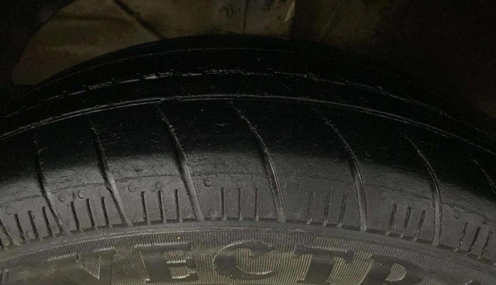 2020 Maruti XL6 ZETA MT, Petrol, Manual, 84,270 km, Left Front Tyre Tread