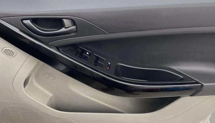2019 Tata NEXON XM PETROL, Petrol, Manual, 77,520 km, Driver Side Door Panels Control